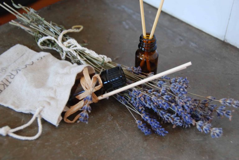Läs mer om artikeln Eteriska doftpinnar av Lavendel