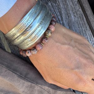 Armband av halvädelstenar – Leopardskinssjaspis