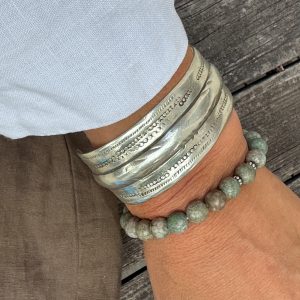 Armband av halvädelstenar – Maifan, grönmelerad