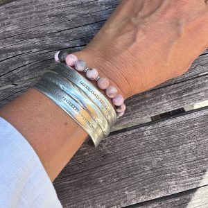 Armband av halvädelstenar – Rosa zebrajaspis